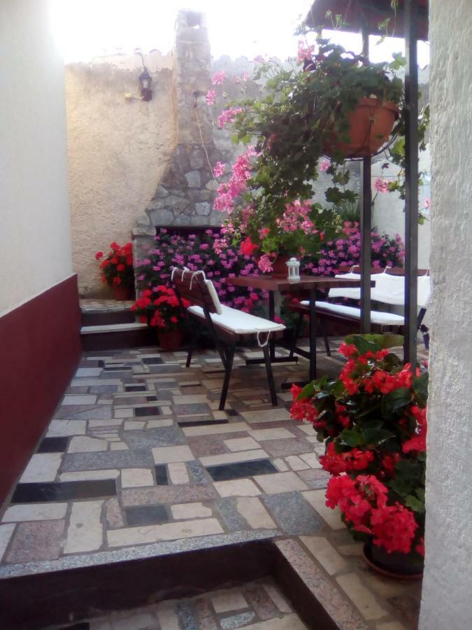 Apartment Castel Bale Exterior photo
